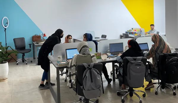 میز و صندلی‌های فضای کار اشتراکی رابینکس