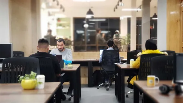 فضای کار اشتراکی پویتک اصفهان