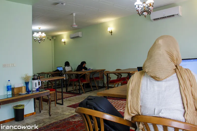 فضای کار اشتراکی خانه مان