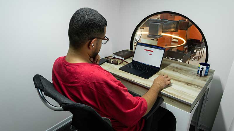 اتاق کار یک نفره در خانه خلاق هزاره