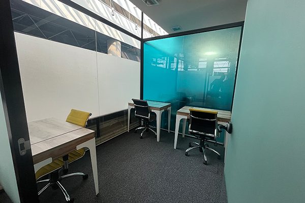paradisehub-pasdaran-coworking-space-7 اتاق کار در فضای کار اشتراکی پارادایس هاب پاسداران