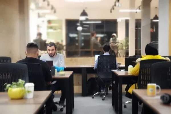 فضای کار اشتراکی پویتک اصفهان